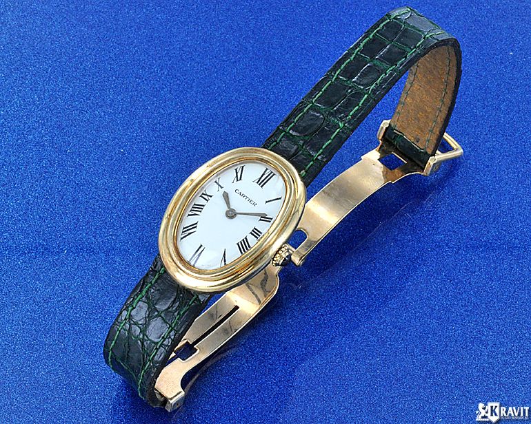 Fine Ladies 18K Y/G Baignoire Cartier Circa 1980s.  