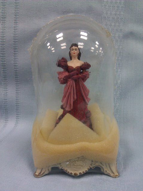   Mint Gone With The Wind Figurine with Dome   Scarletts Shame  