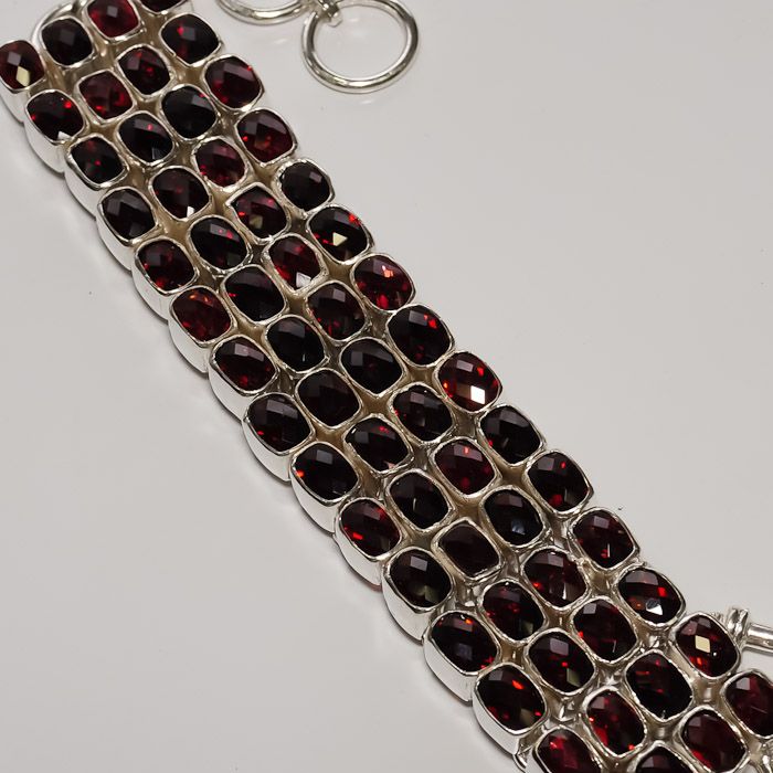 FABULOUS  FACETED MOZAMBIQUE GARNET & .925 STERLING SILVER BRACELET 