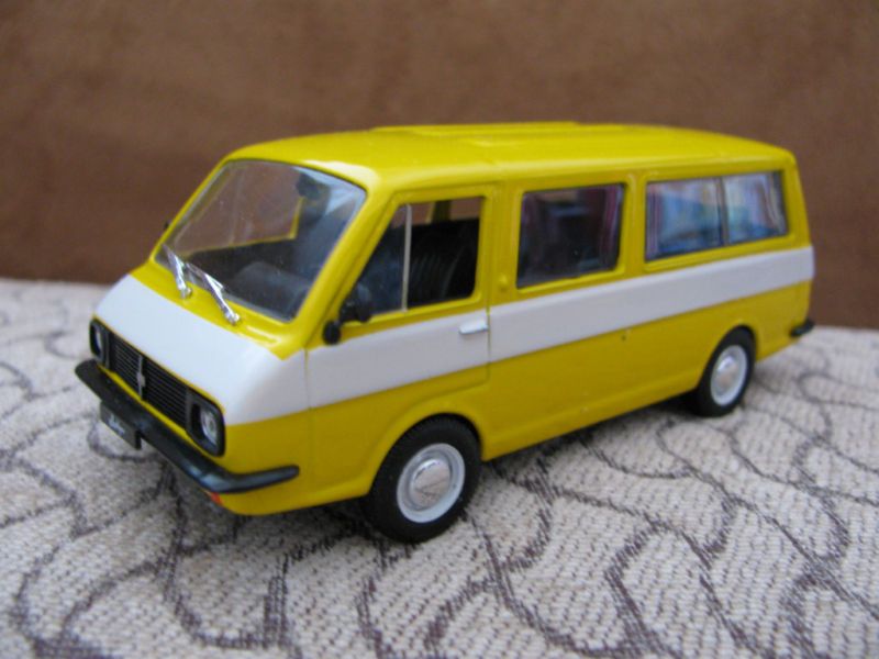 43 RAF 2203 Latviya minibus diecast  