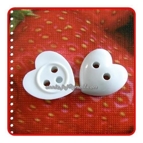 20 Heart Shape 2 Holes Sewing Buttons 18mm White K379  