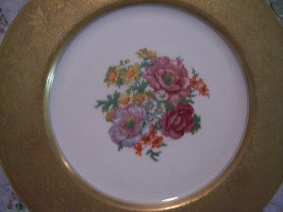 WHEELING DECORATING COMPANY Charger Plate w/Florals  