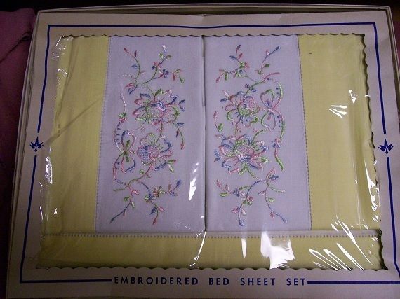 Embroided Bed Sheet Set NIOB  