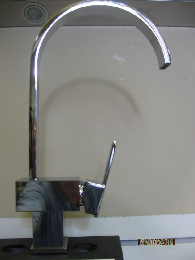 MODERN BRAND NEW KITCHEN FAUCET, CHROME FINISH  