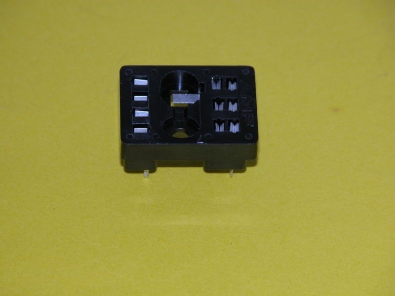 DPDT Relay Socket   AMF #27E193  