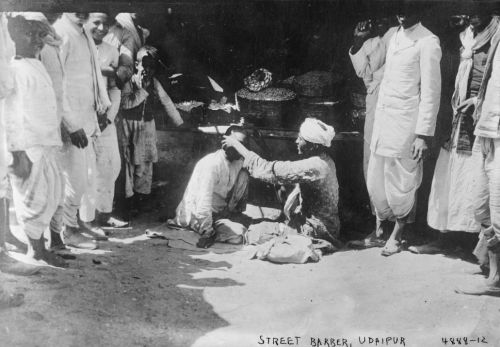 Description early 1900s photo St. Barber, Udaipur