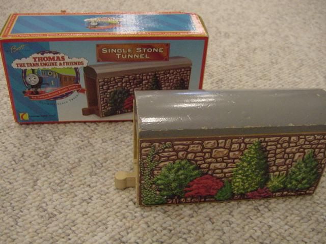 Thomas Train Clickety Clack Single Stone Tunnel 1996 bx  