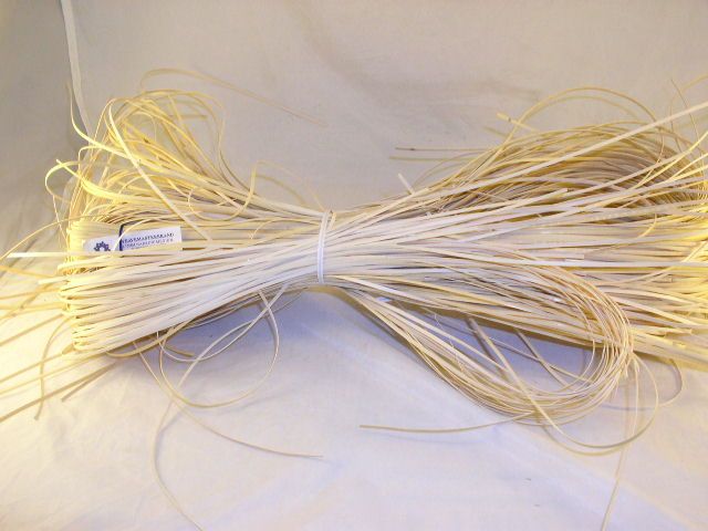 1000 Hank of Narrow Medium 2.75mm Strand Cane, Fresh  