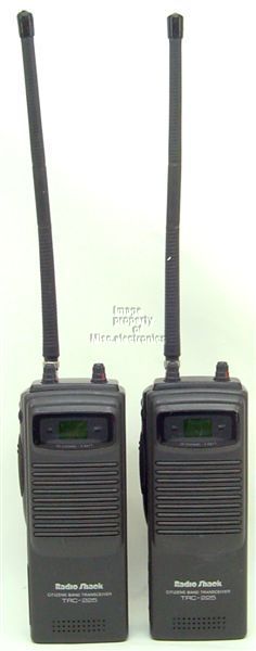 RADIO SHACK TRC 225 40 CHANNEL 5 WATT CB WALKIE TALKIE HAND HELD 