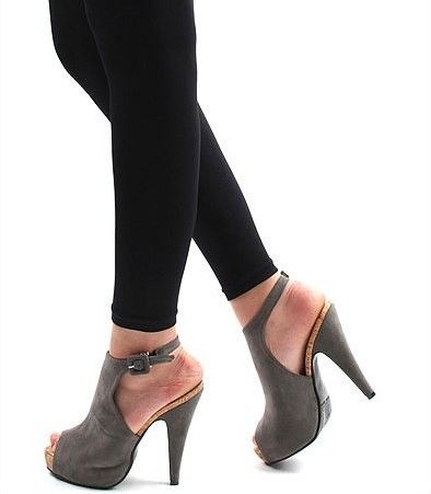 RUNWAY Sexy Rock N Roll Platform Sandals Heel Pumps 7.5  