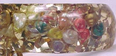 Great Vintage SEASHELL CONFETTI LUCITE CLAMPER BRACELET  