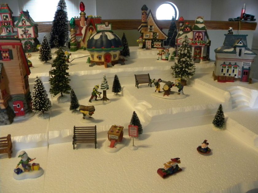   Display Base Platform Dept 56 Lemax CIC Dickens SNOWVILLE  