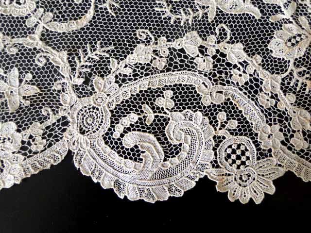 ANTIQUE LACE FINE ALENCON LACE FLOUNCE  