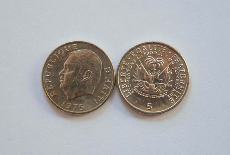 Haiti 1975 5&10 Centimes 2 Coin UNC Set  