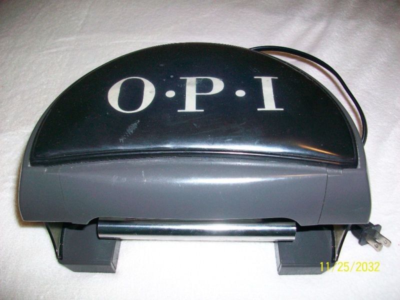 OPI AXXIUM AX900 UV LIGHT GEL LAMP NAIL DRYER + 11 GEL  